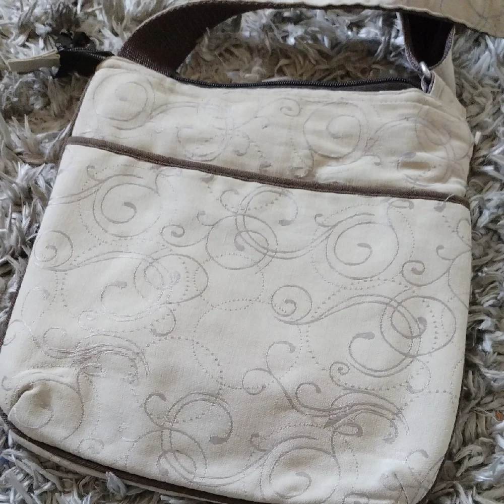 Elegant Cream Shoulder Bag - Picture 4 of 9